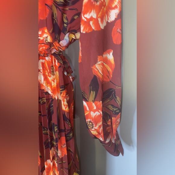 Vici Women's Waist Cutout Pleated Long Sleeve Maxi Dress in Rust Floral - Picture 4 of 14